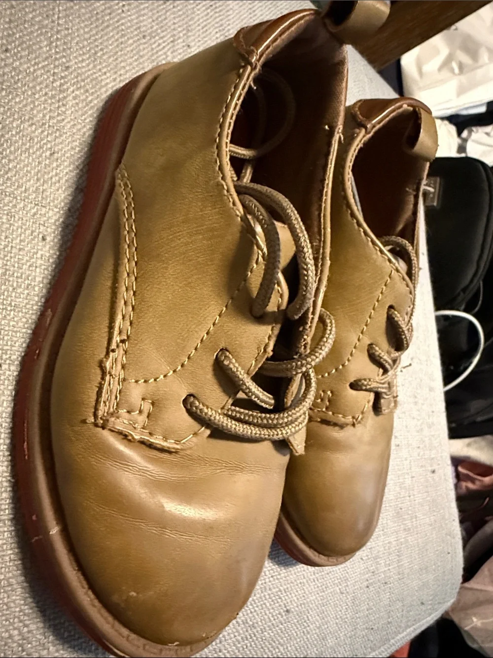 OshKosh Tan Leather Lace-Up Shoes, Sz 9 toddler